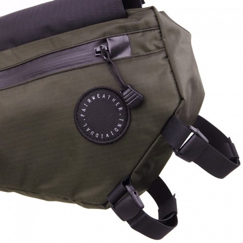 Amazon.co.jp: 日本製 FAIRWEATHER half frame bag （オリーブ